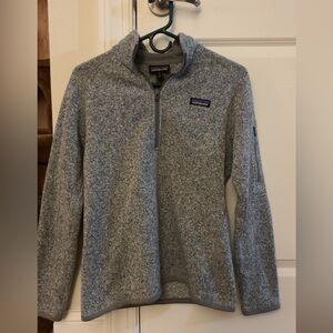Patagonia women’s quarter zip grey